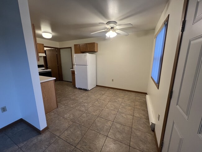Building Photo - 2550 New Pine Dr