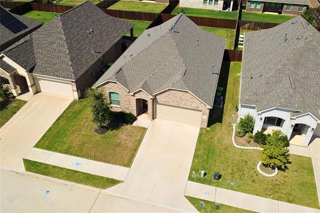 Building Photo - 1701 Lake Grove Dr
