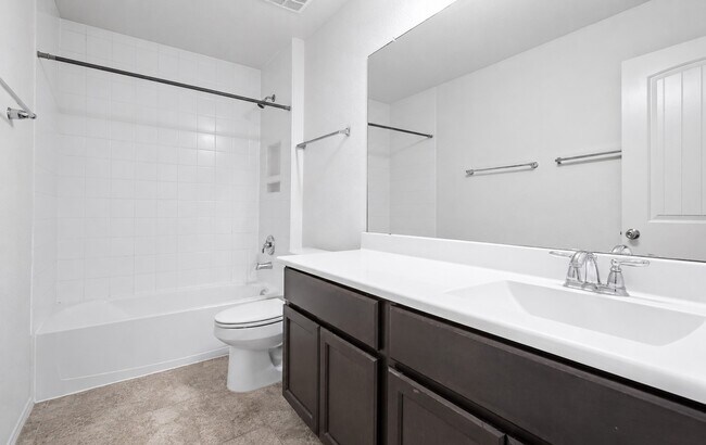 Building Photo - 166 Meadow Grove Dr