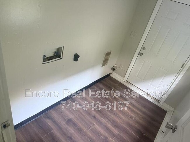 Building Photo - 144 1/2 S 3rd St