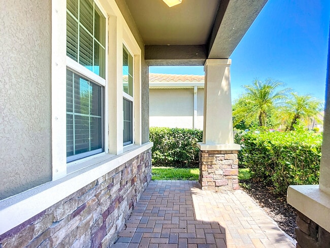 Building Photo - 3009 Esmeralda Dr