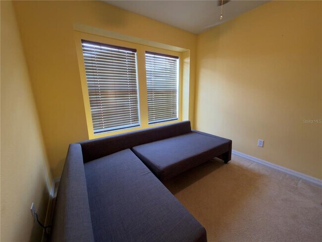 Building Photo - 2552 Aventurine St