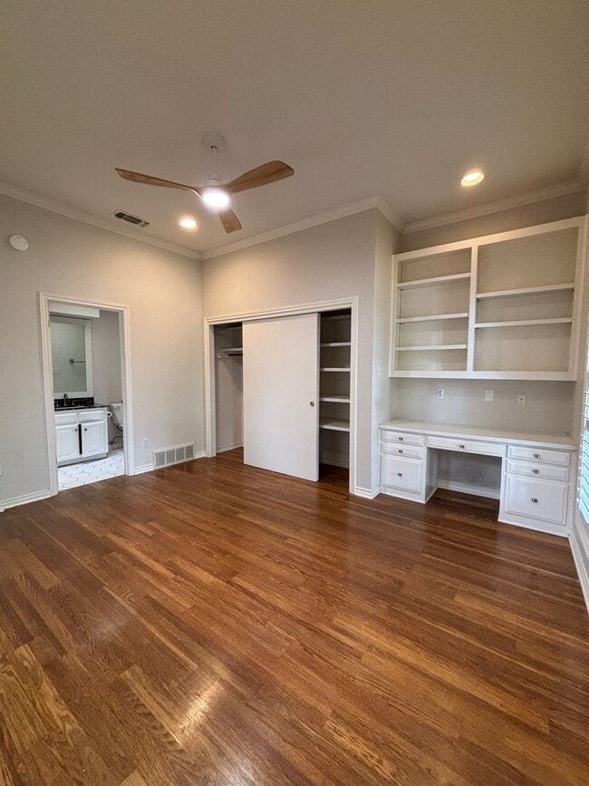 Building Photo - 5026 Bellaire Dr S