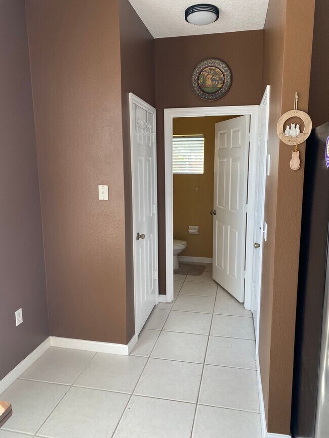 Building Photo - MOVE-IN SPECIAL!!! Townhome 3 Bedroom/2.5 Bathroom in Winter Park in a gated community