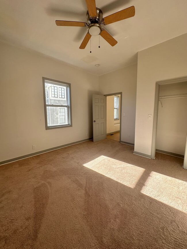 Building Photo - Knoxville 37914 - 1 bedroom, 1 bath Apartm...