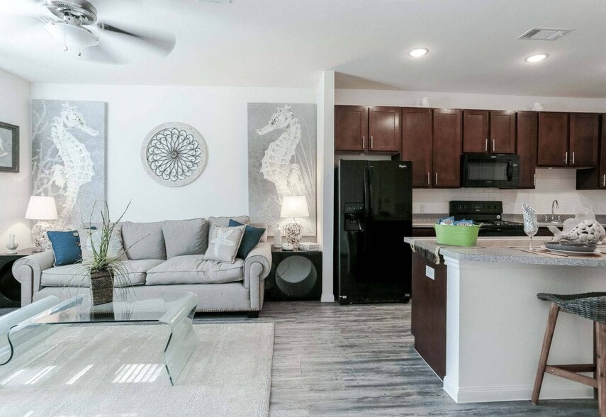 Building Photo - The Cove Apartments