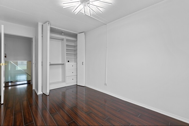 Building Photo - 711 W Gordon Terrace