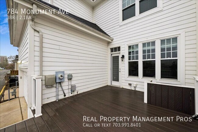 Building Photo - 784 Monument Ave