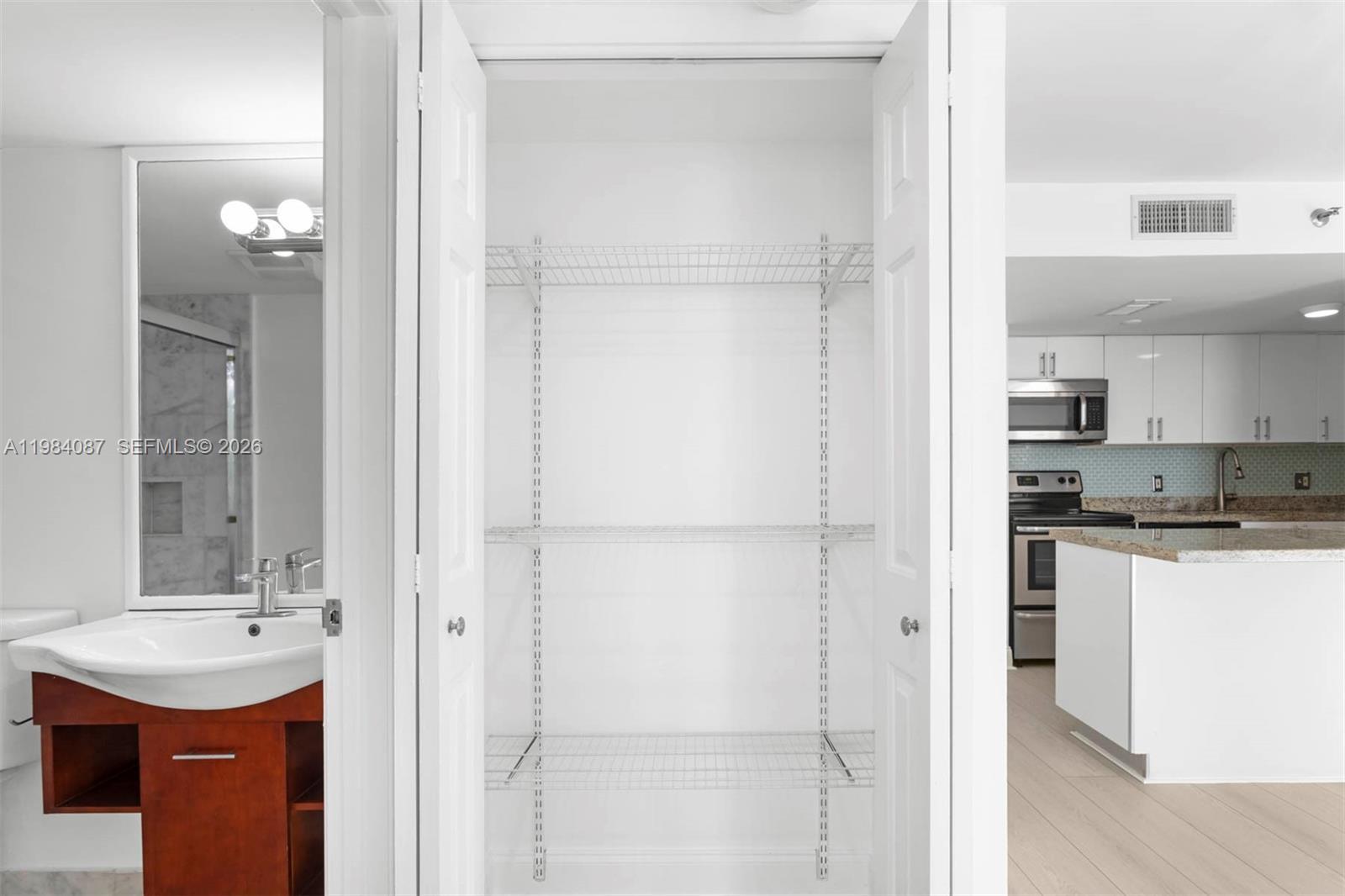 Building Photo - 770 Claughton Island Dr