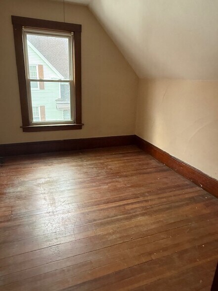 bedroom 3 - 207 Peach St