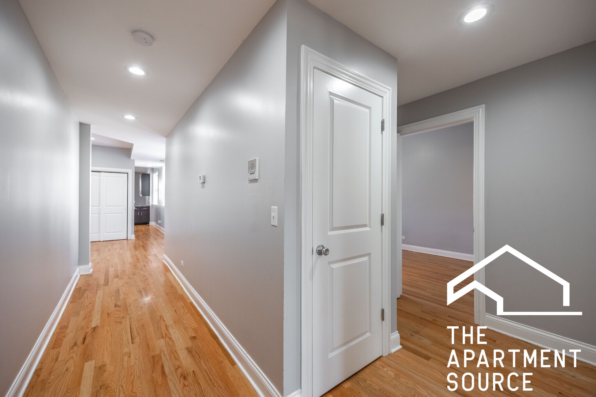 Building Photo - 4452 N Sheridan Rd