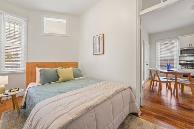 Building Photo - 1 Oak St