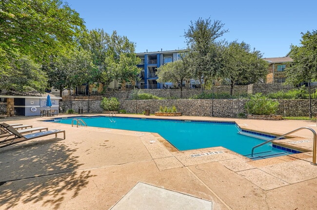 Building Photo - Eastside at 2201