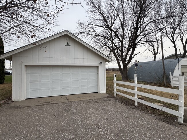 Building Photo - 75192 County Rd 433