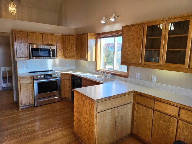 Building Photo - 435 Nicklaus Ct