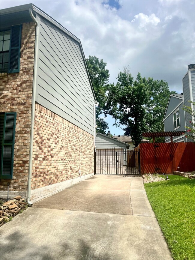 Building Photo - 3130 Beaver Glen Dr