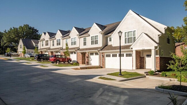 Building Photo - 7930 Greystone St