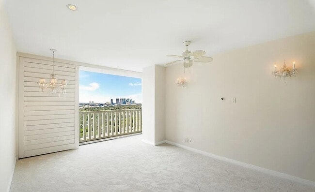 Building Photo - 9255 Doheny Rd