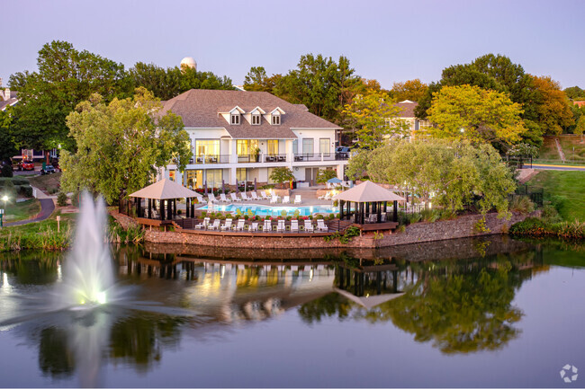 Building Photo - Lakeside Apartments