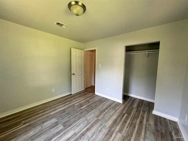 Building Photo - 6130 Syrcle Ave