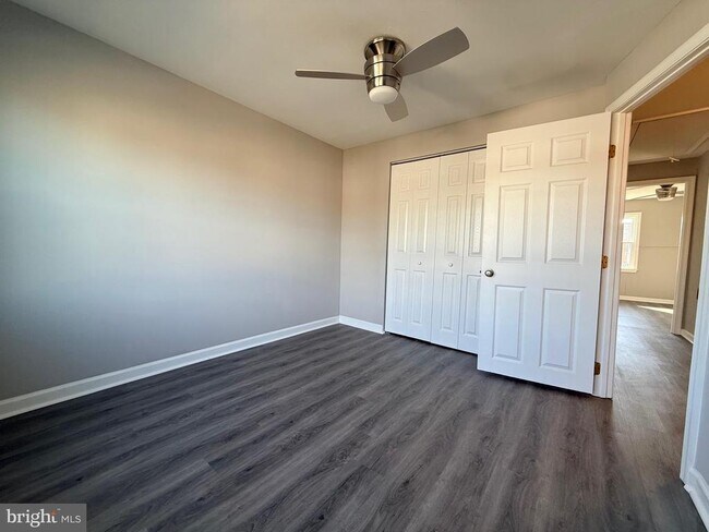 Building Photo - 2021 Kelmore Rd