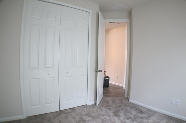 Building Photo - 5132 Sawmill Pt Wy