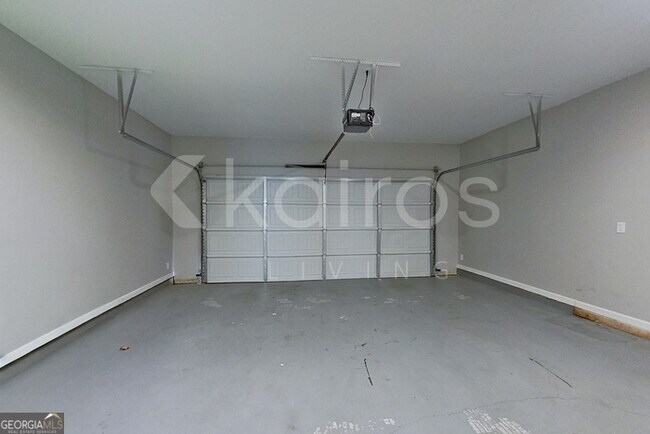 Building Photo - 140 Mandy Ln