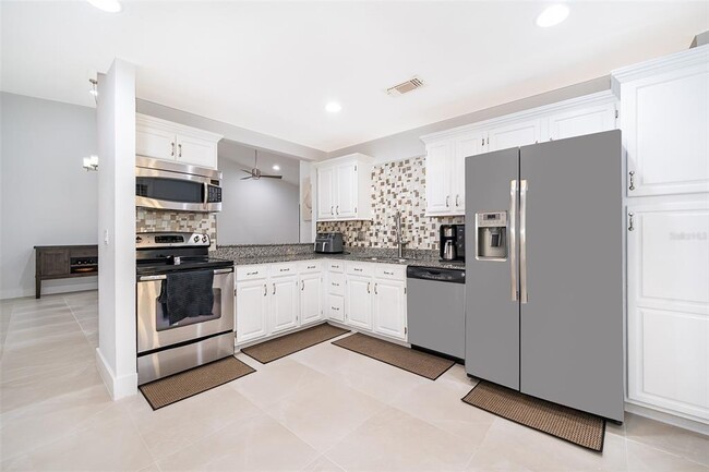Building Photo - 200 Egret Ct