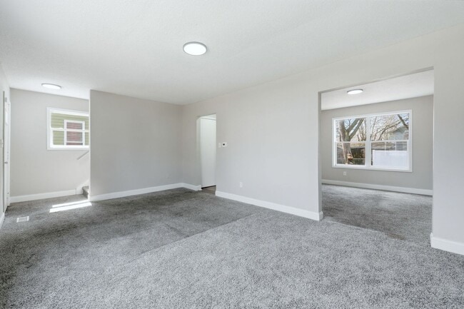 Building Photo - 3-Bedroom w/ New Kitchen Appliances