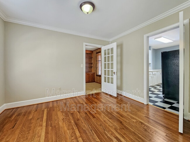 Building Photo - 121 Rockwood Dr