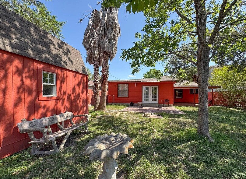 Building Photo - 311 Lebanon St