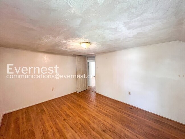 Building Photo - 305 N Boundary St