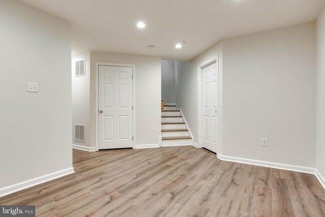 Building Photo - 7599 Taunton Ct