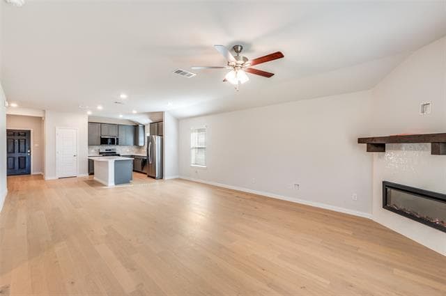 Building Photo - 2024 Briarbrook Dr