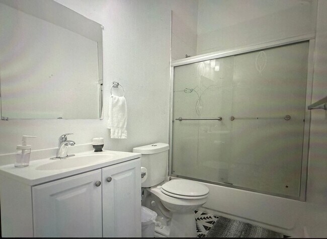 Building Photo - Charming 4BR House in Atlanta