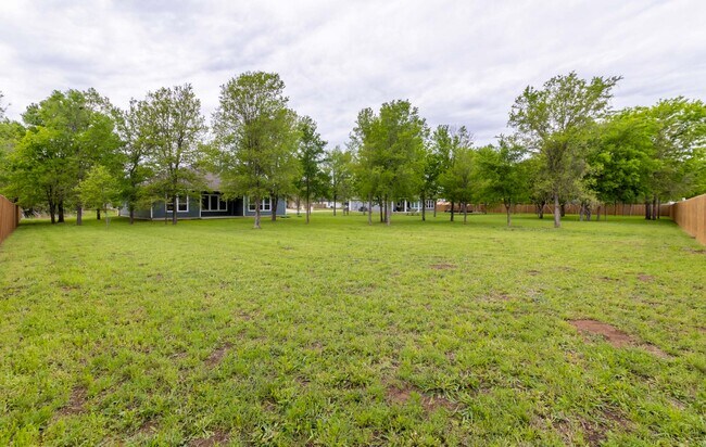 Building Photo - 106 Koele Ct