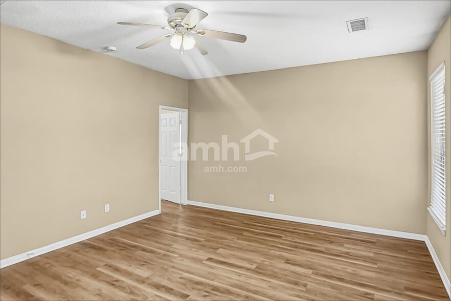 Building Photo - 710 Single Pine Ct