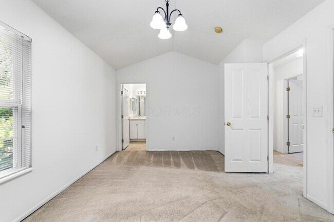 Building Photo - 1113 Green Knoll Dr
