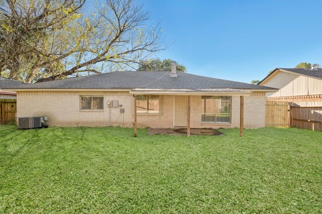 Building Photo - 24030 Silversmith Ln