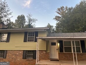 Building Photo - 602 Dixon Rd