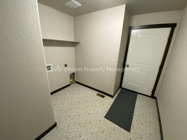 Building Photo - 9026 Scotsworth St