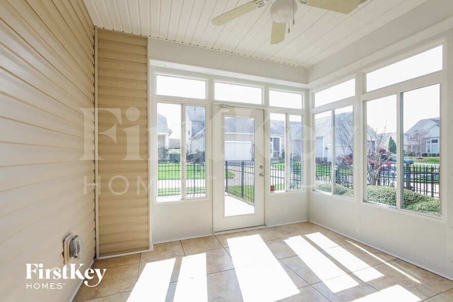 Building Photo - 4007 Fountainbrook Dr