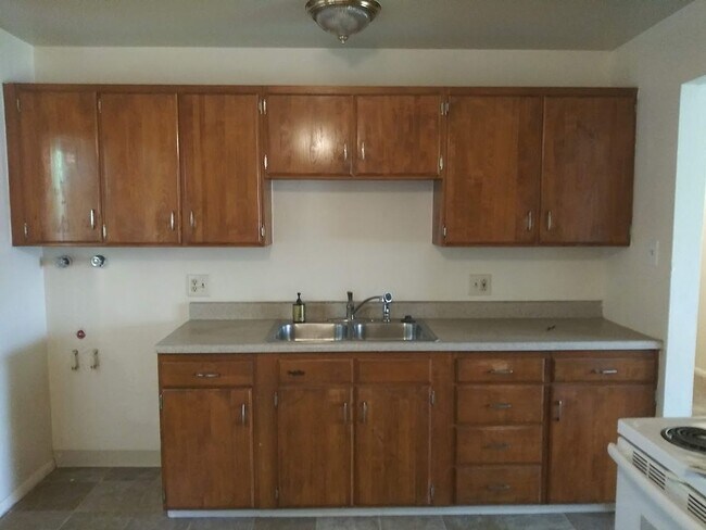 Building Photo - Lakewood Co. Ready for Move-In!