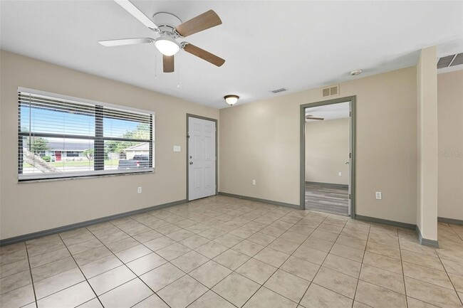 Building Photo - 4405 Almark Dr