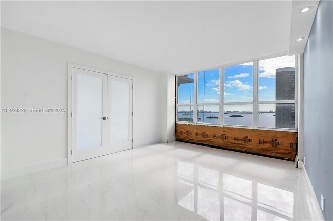 Building Photo - 780 NE 69th St