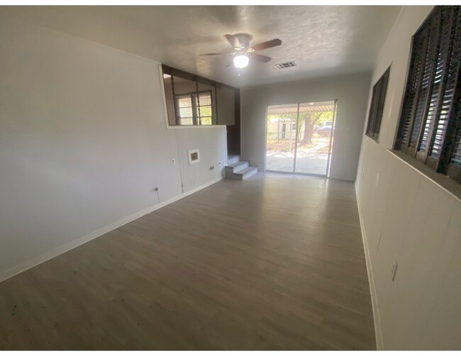 Building Photo - 1513 Berkshire St