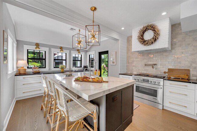 Building Photo - 450 N Swinton Ave