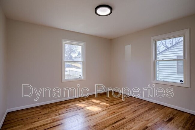 Building Photo - 3934 Monroe St