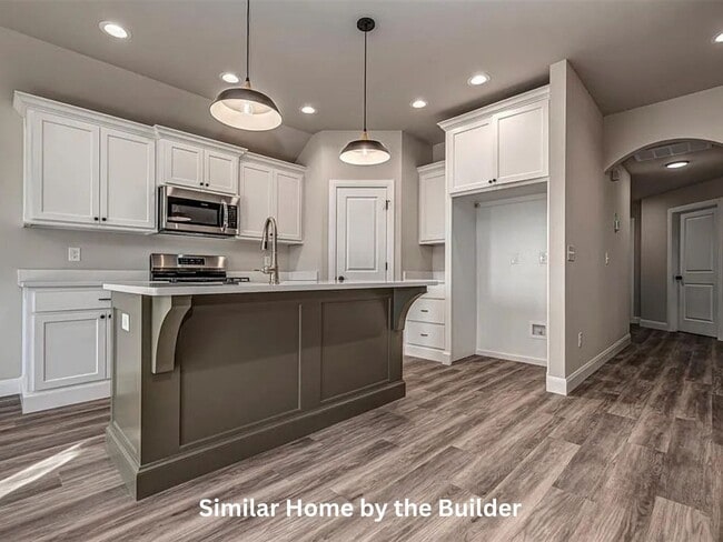 Building Photo - Brand-New 4-Bed Mustang Home w/ 2-Car Garage!