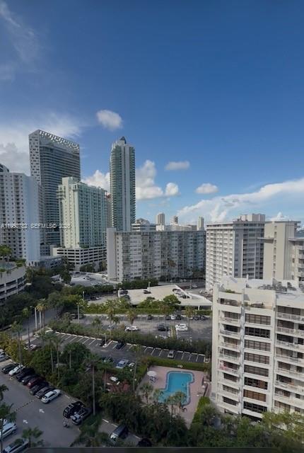 Building Photo - 1450 Brickell Bay Dr